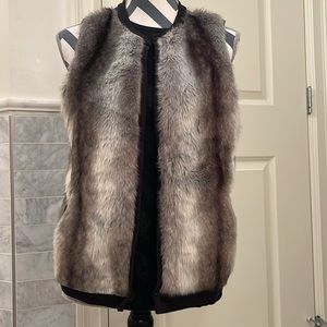 Grey faux fur vest-Medium